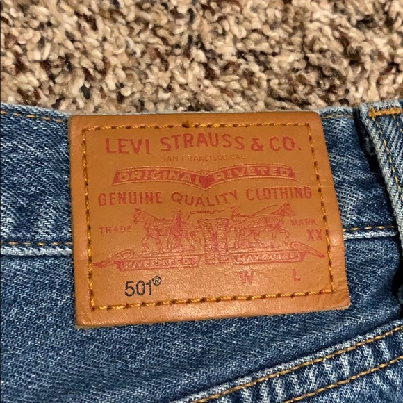 Levi’s 501 distress shorts W31 - Picture 4 of 5